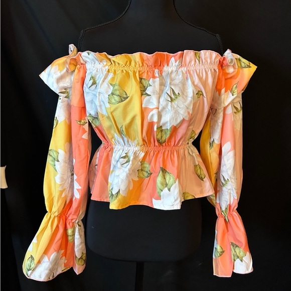 Tropical Floral Off the Shoulder Blouse. - Picture 7 of 15